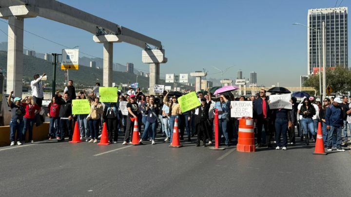 Trabajadores del Poder Judicial protestan por derechos laborales en Monterrey