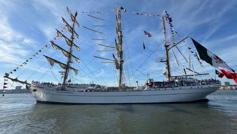 Zarpa el buque escuela “Cuauhtémoc” tras accidente en el puente de Brooklyn