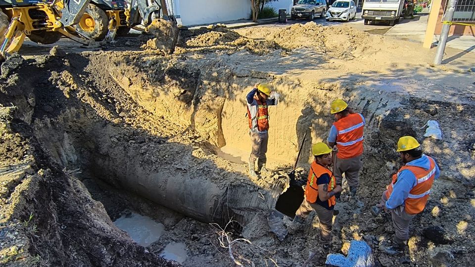 Cuadrillas de trabajo de Agua y Drenaje realizaron labores de reparación de fugas.