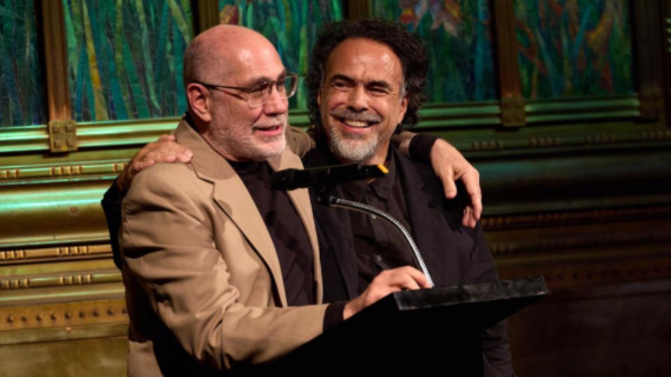 Cineastas mexicanos Guillermo Arriaga (i) y Alejandro González Iñárritu (d).