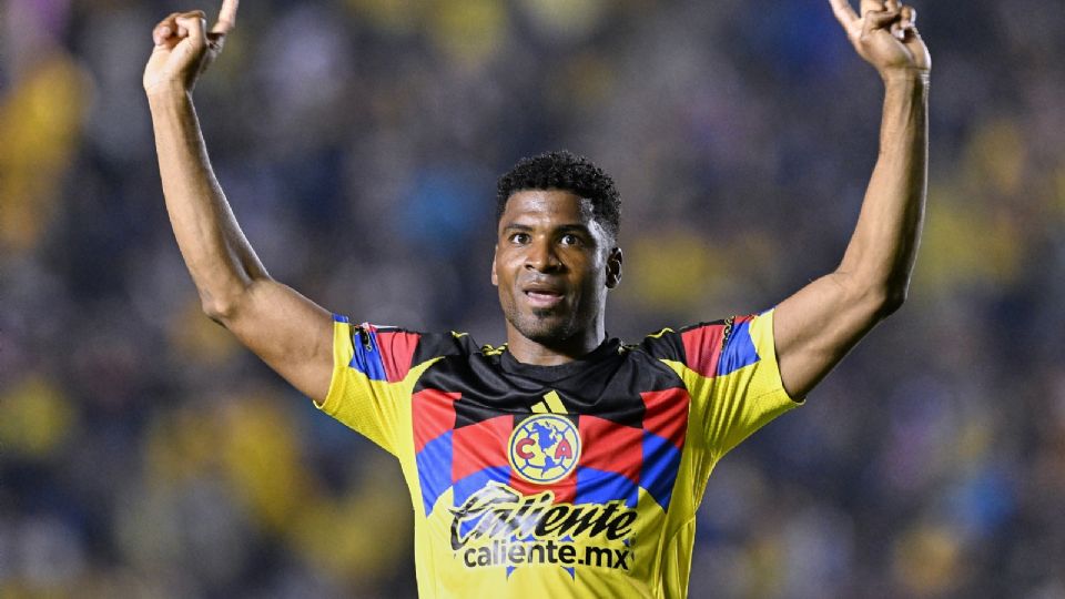 El delantero colombiano sufrió un desgarro de isquiotibiales y estará fuera entre 3 y 5 semanas.