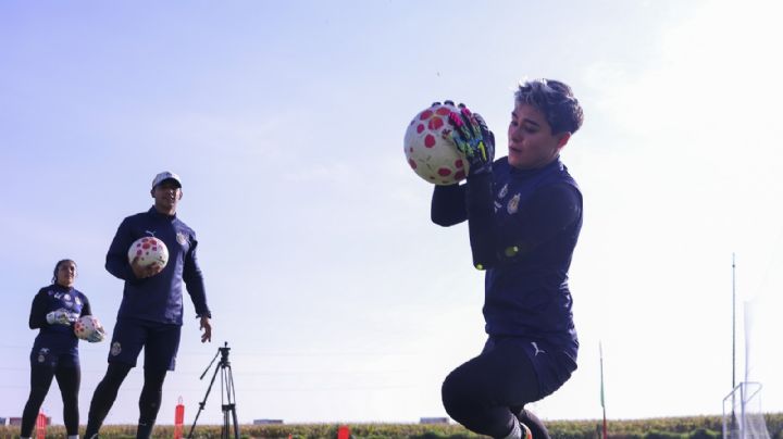 Blanca Félix, portera de Chivas Femenil, será operada tras fractura en la mano derecha