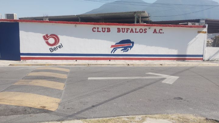 Vecinos de Monterrey denuncian a club deportivo por ruido, pirotecnia y daños al entorno