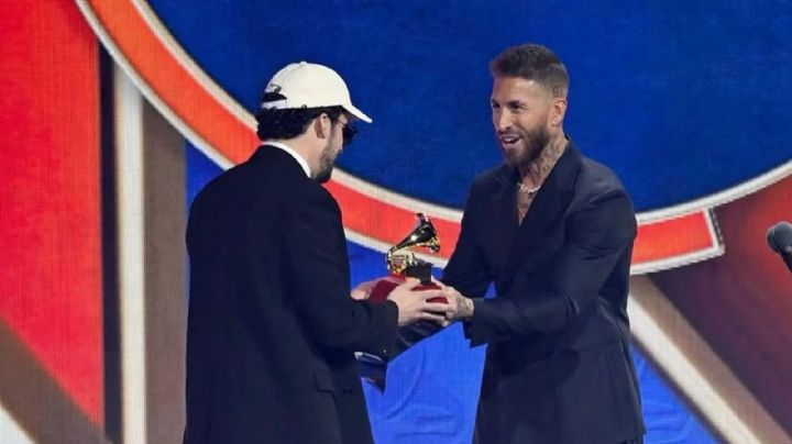 VIDEO: Sergio Ramos entrega un Latin Grammy a Bad Bunny en su debut como presentador