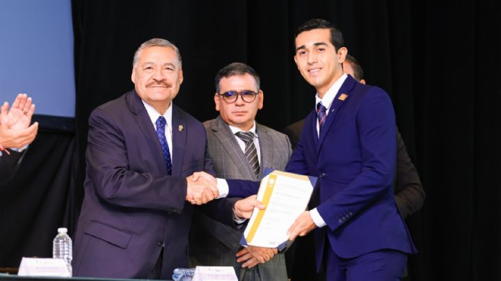 Reconoce UANL a universitarios por compromiso e impacto social