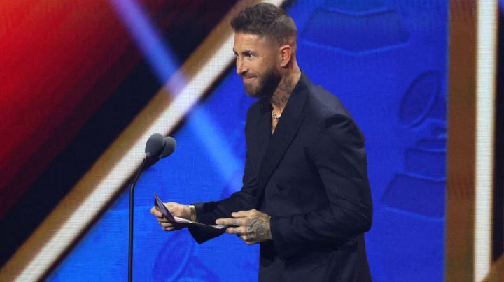 Así fue la presentación de Sergio Ramos con Bad Bunny en los Latin Grammy 2025