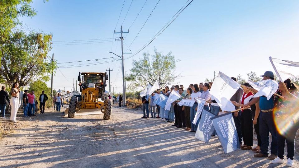 El alcalde y vecinos de la zona estuvieron en la zona de la obra.