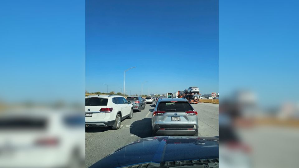 Durante este fin de semana largo se registraron largas filas en los puentes internacionales.