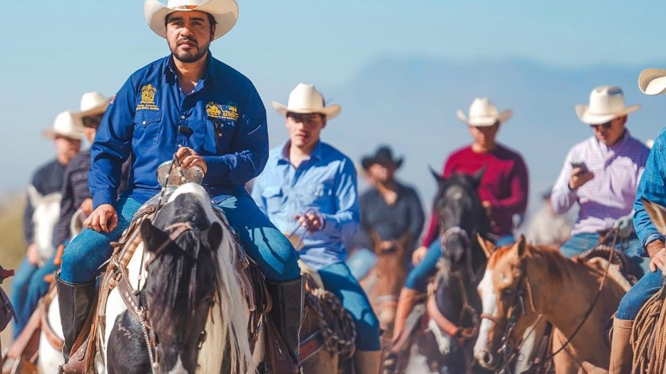 La cabalgata fue encabezada por el alcalde de Santa Catarina, Jesús Nava Rivera.