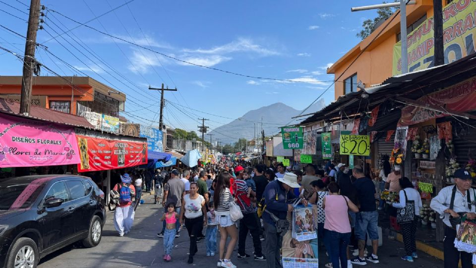 Los comercios aledaños a la Basílica de Guadalupe se vieron beneficiados por la afluencia de personas.