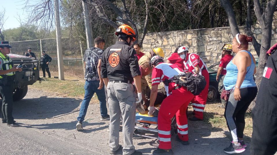 Paramédicos auxiliaron a los heridos llevándolos a hospitales cercanos.