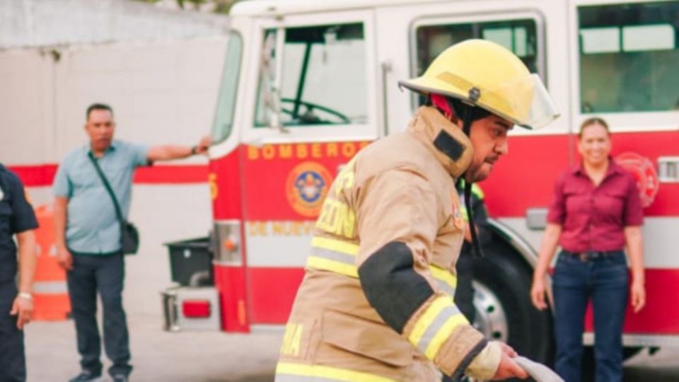 Jesús Nava participó como bombero.