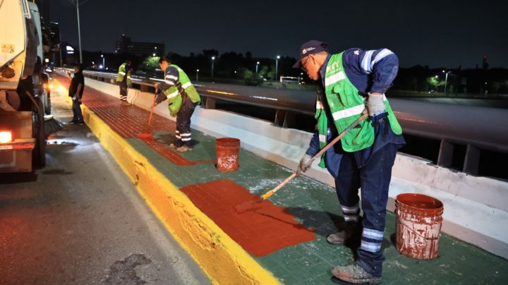Monterrey realiza mantenimiento nocturno en avenida Revolución