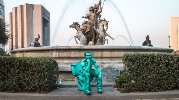 Nueva estatua aparece en la Fuente de Neptuno