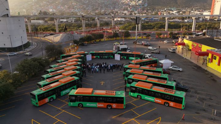 Entrega Estado 15 unidades de transporte público; darán servicio al sur de Monterrey