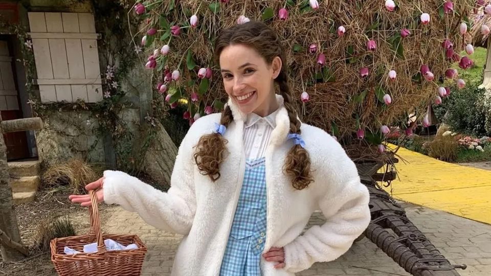 Bethany Weaver fue elegida para el rol, pero Universal Pictures le prohibió al elenco seguirla en redes para mantener el secretismo.