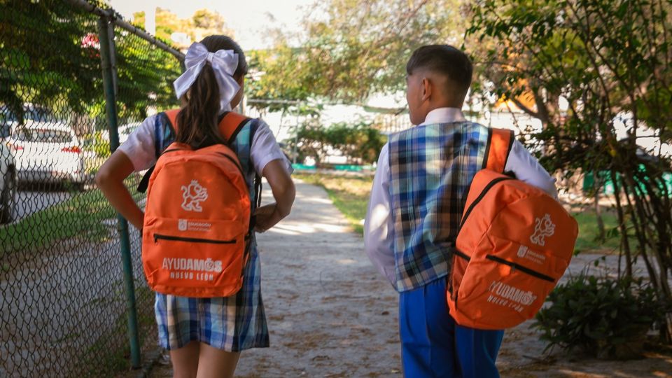Estudiantes camino a su escuela | Secretaría de Educación de Nuevo León