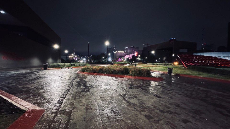 La acción coordinada busca recuperar el espacio público deteniendo la venta de artículos apócrifos y la ocupación indebida.