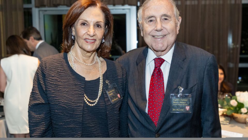 Eugenio Clariond Reyes Retana fue reconocido con el Premio al Mérito de Vida del Club.