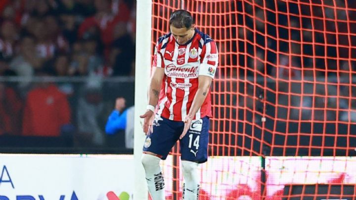 VIDEO | Así fue el penal fallado por 'Chicharito' que sentenció la eliminación de Chivas