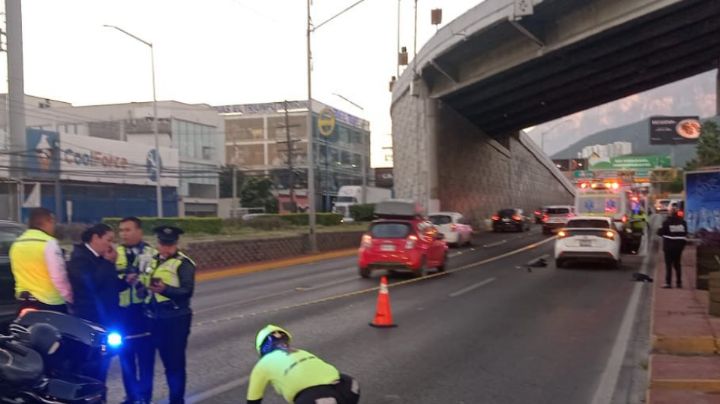 Hombre muere atropellado al intentar cruzar avenida Garza Sada en Monterrey