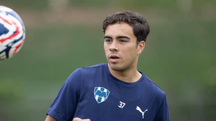 Iker Fimbres no viajó con Rayados para enfrentar a Chivas