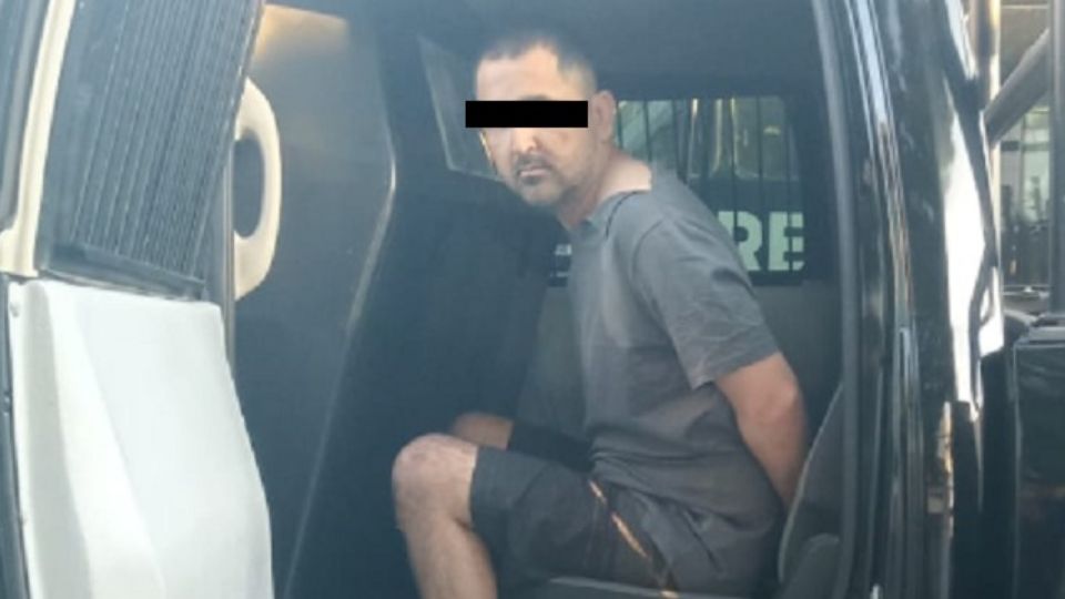 Hombre es detenido en Monterrey