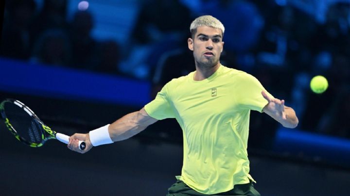 Carlos Alcaraz inicia con triunfo en las Finales de ATP 2025