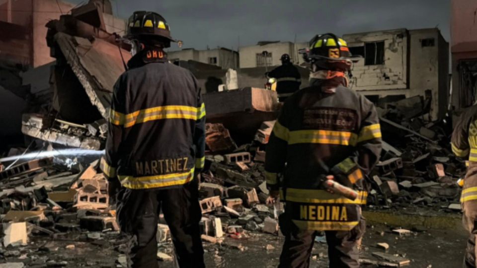 Bomberos atendiendo tragedia en Pesquería.