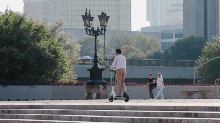 Congreso de NL pide regular scooters motorizados y crear padrón estatal