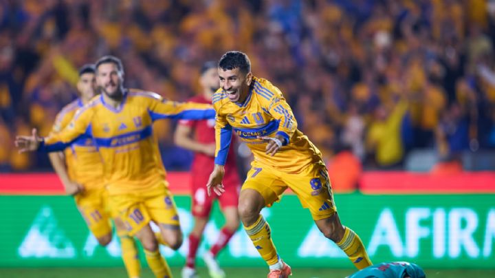 Hugo González regala gol y Tigres toma ventaja 1-0 ante Toluca en la Final del Apertura 2025