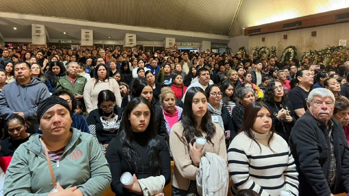 Miles acuden a la Basílica para las mañanitas a la Virgen de Guadalupe en Monterrey