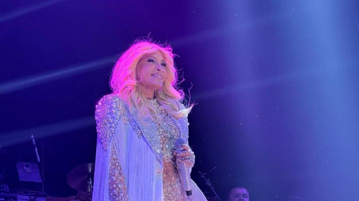 Yuri conquista de nuevo la Arena Monterrey con su Icónica Tour