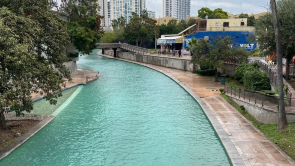Paseo Santa Lucía en Monterrey.
