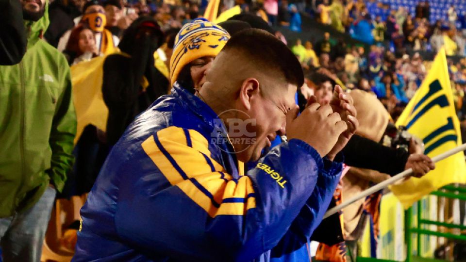 Hinchas de Tigres siguieron la Final desde el Uni.