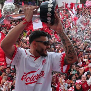 Alexis Vega y Paulinho, las grandes figuras del desfile de Toluca tras el bicampeonato de Liga MX