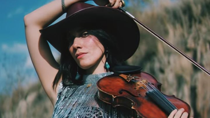 Quién es la violinista de Nodal que causó furor en redes