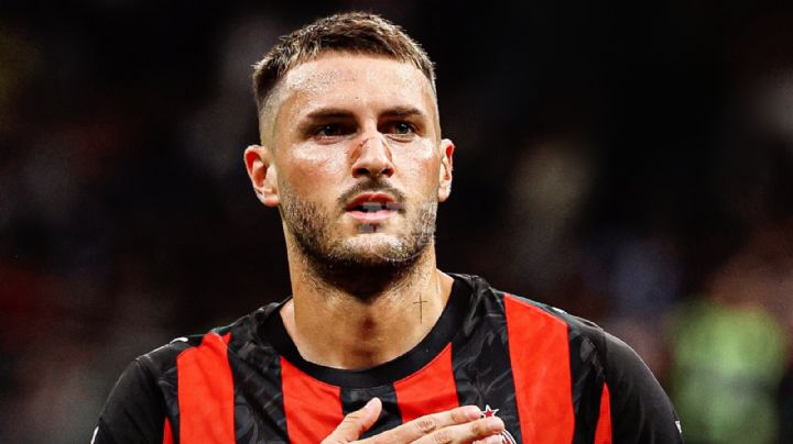 Santiago Giménez será operado del tobillo en Italia y Milan buscaría otro delantero