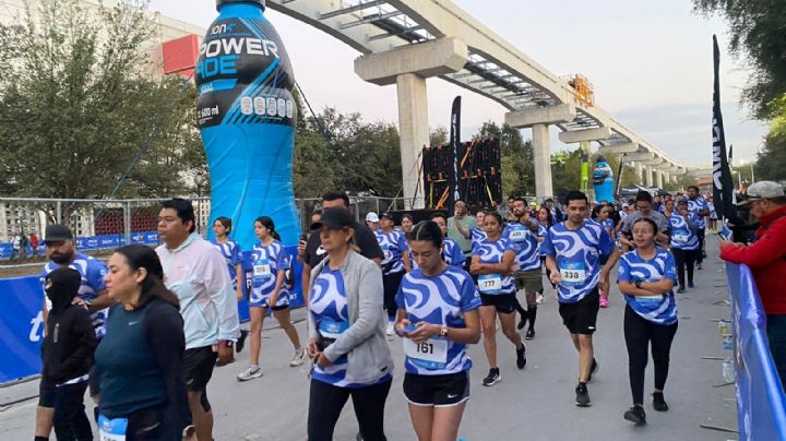 Disfrutan más de 8 mil corredores en maratón Powerade