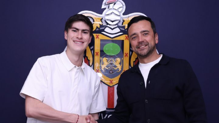 Armando González extiende su contrato con Chivas hasta 2029