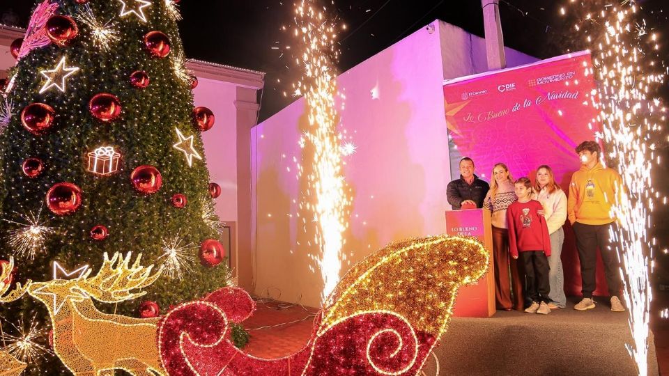 Familias disfrutan inicio de la temporada decembrina en El Carmen, NL.