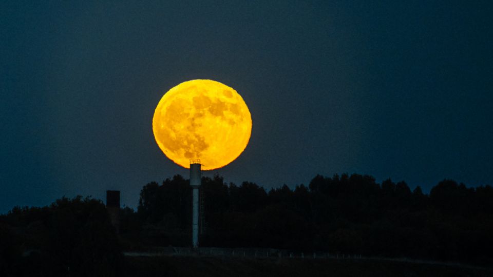 La luna fría es un evento astronómico que será visible en el es de diciembre.