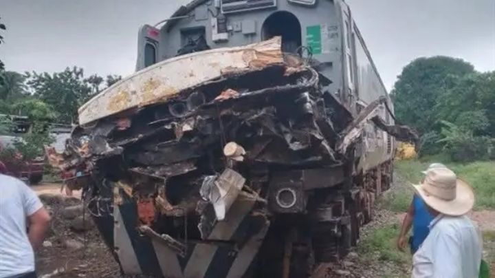 Tren Interoceánico choca contra camión de carga en Chiapas; pasajeros resultan ilesos