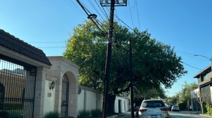 Tras más de 27 horas sin luz, CFE restablece servicio en colonia Del Valle en San Pedro