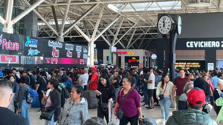 Abarrotan viajeros Central de Autobuses de Monterrey por inicio de periodo vacacional