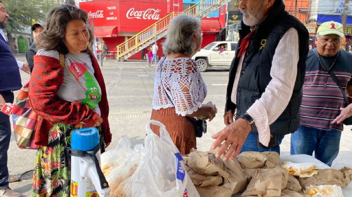 Colectivo brinda apoyo navideño con comida a vulnerables en Monterrey