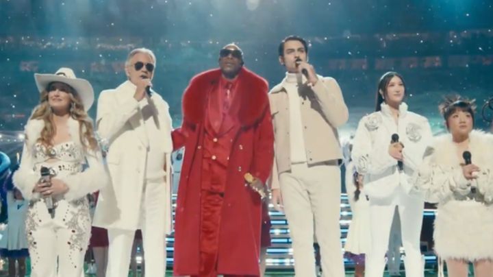 Snoop Dogg y los Bocelli encabezan despliegue de estrellas en show navideño de la NFL
