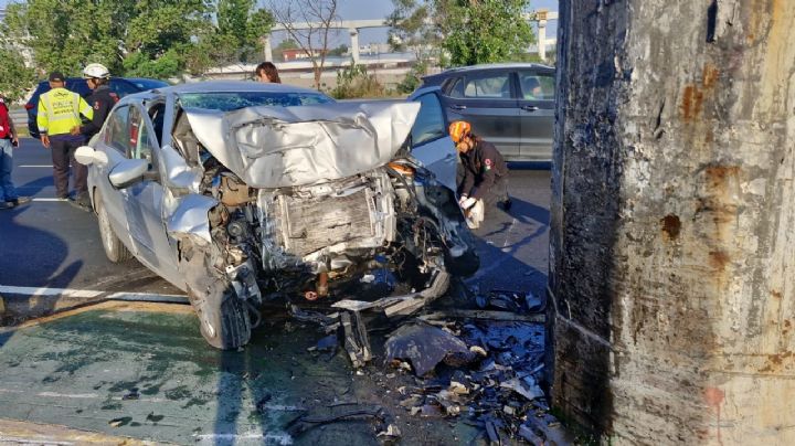 Por segundo día consecutivo, chocan contra el mismo poste en Morones Prieto