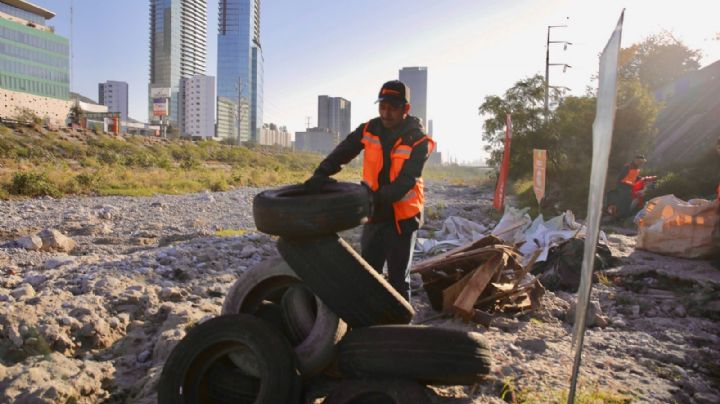 Retiran 60 toneladas de basura del Río Santa Catarina