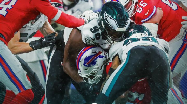 Eagles frena a Bills y dan a Patriots el título del Este de la AFC